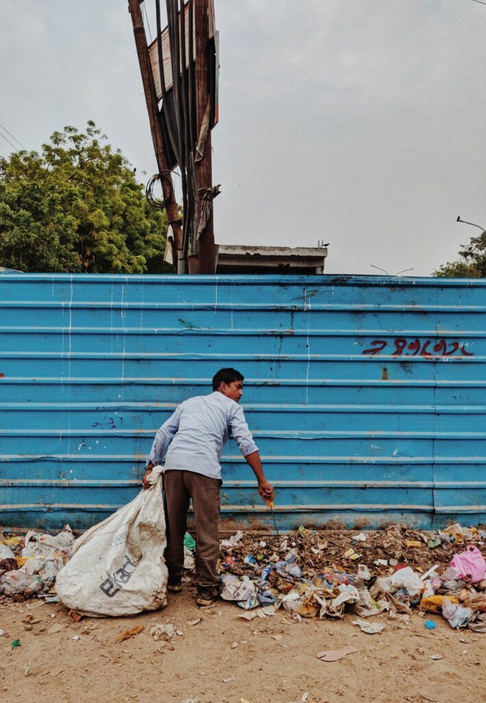street-garbage-sweeper-scrapuncle-modern-day-kabadiwala
